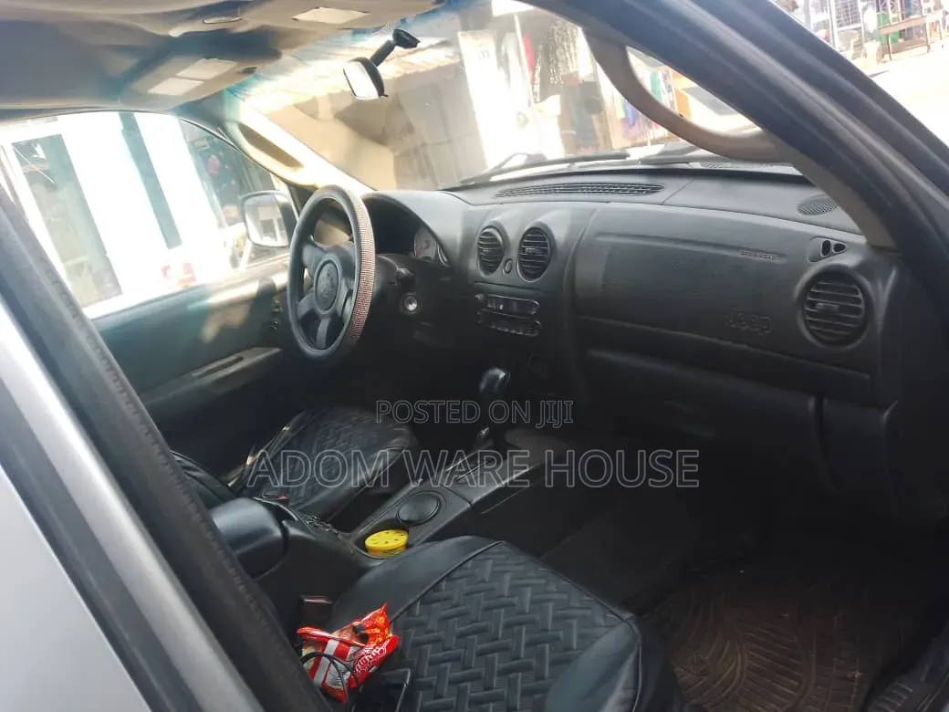 Jeep Liberty 3.7 2003 Gray