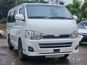 Toyota HiAce 2015 White