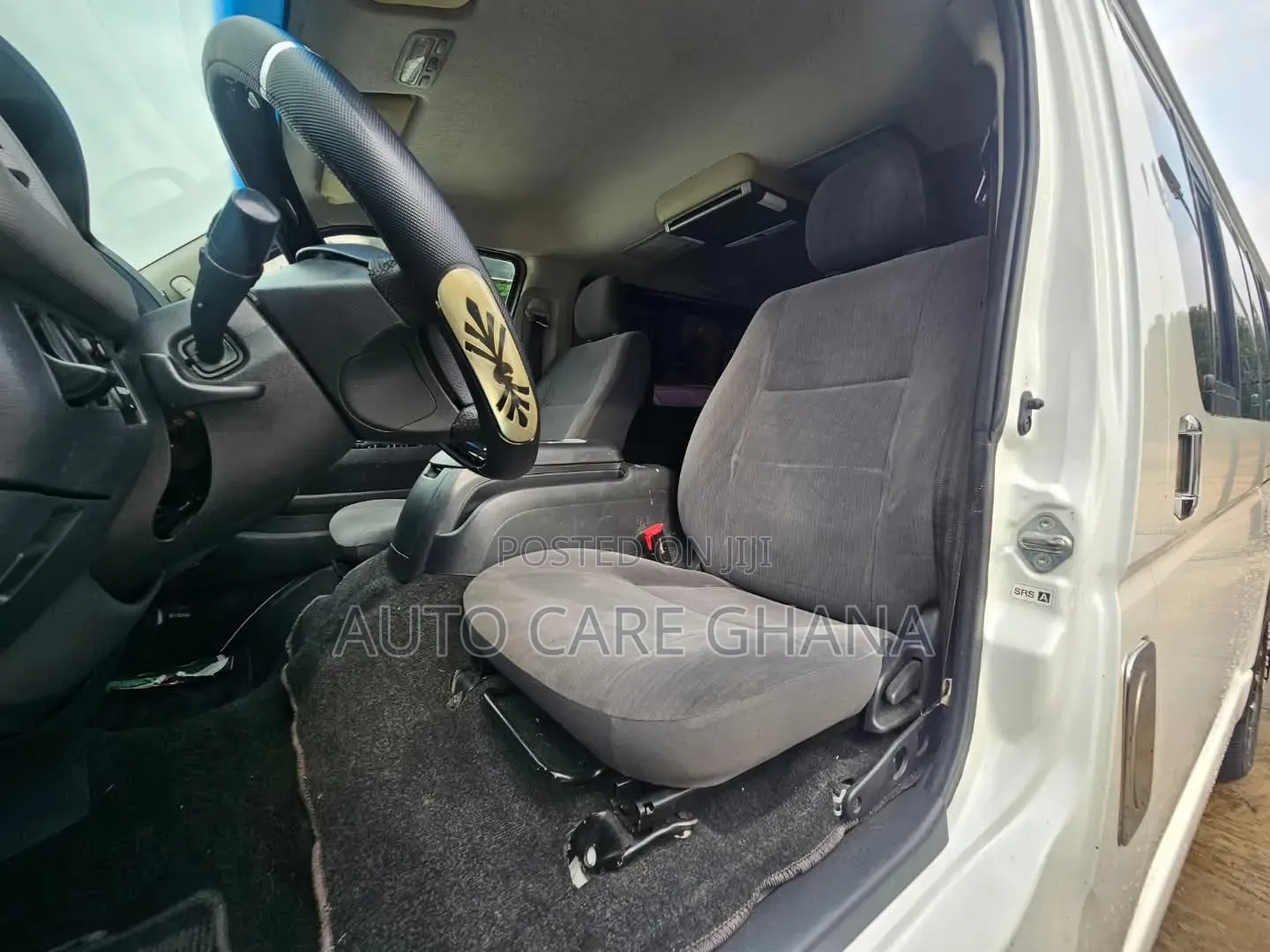 Toyota HiAce 2015 White