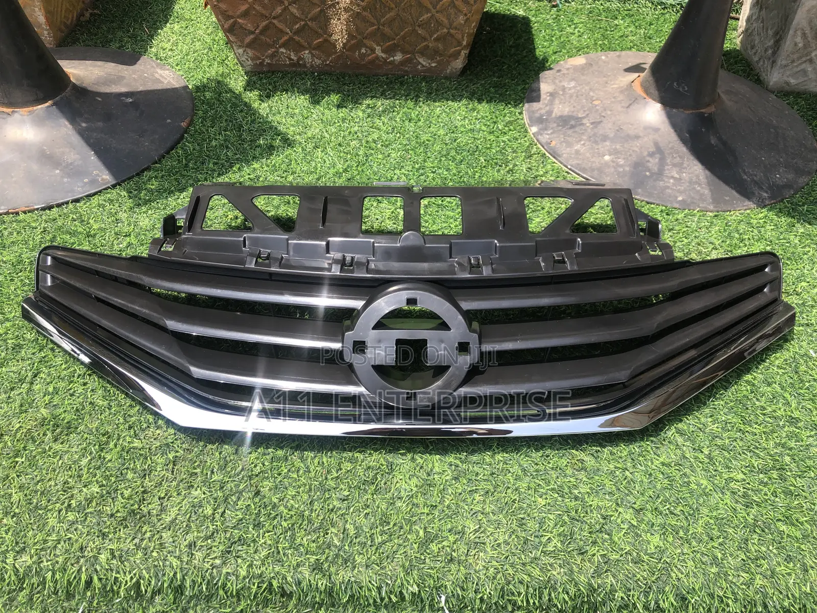 Nissan Versa Note 2015 Front Grill