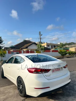 Hyundai Elantra SEL 2018 White