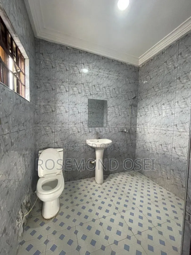 2bdrm House in Lakeside Community 4 for rent