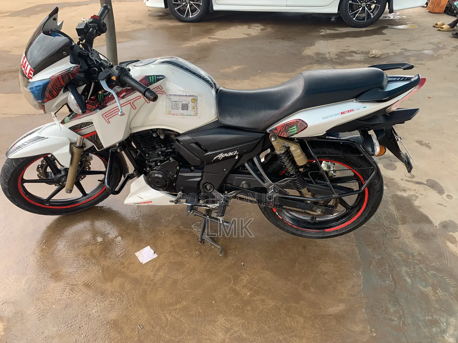 TVS Apache 180 RTR 2024 White
