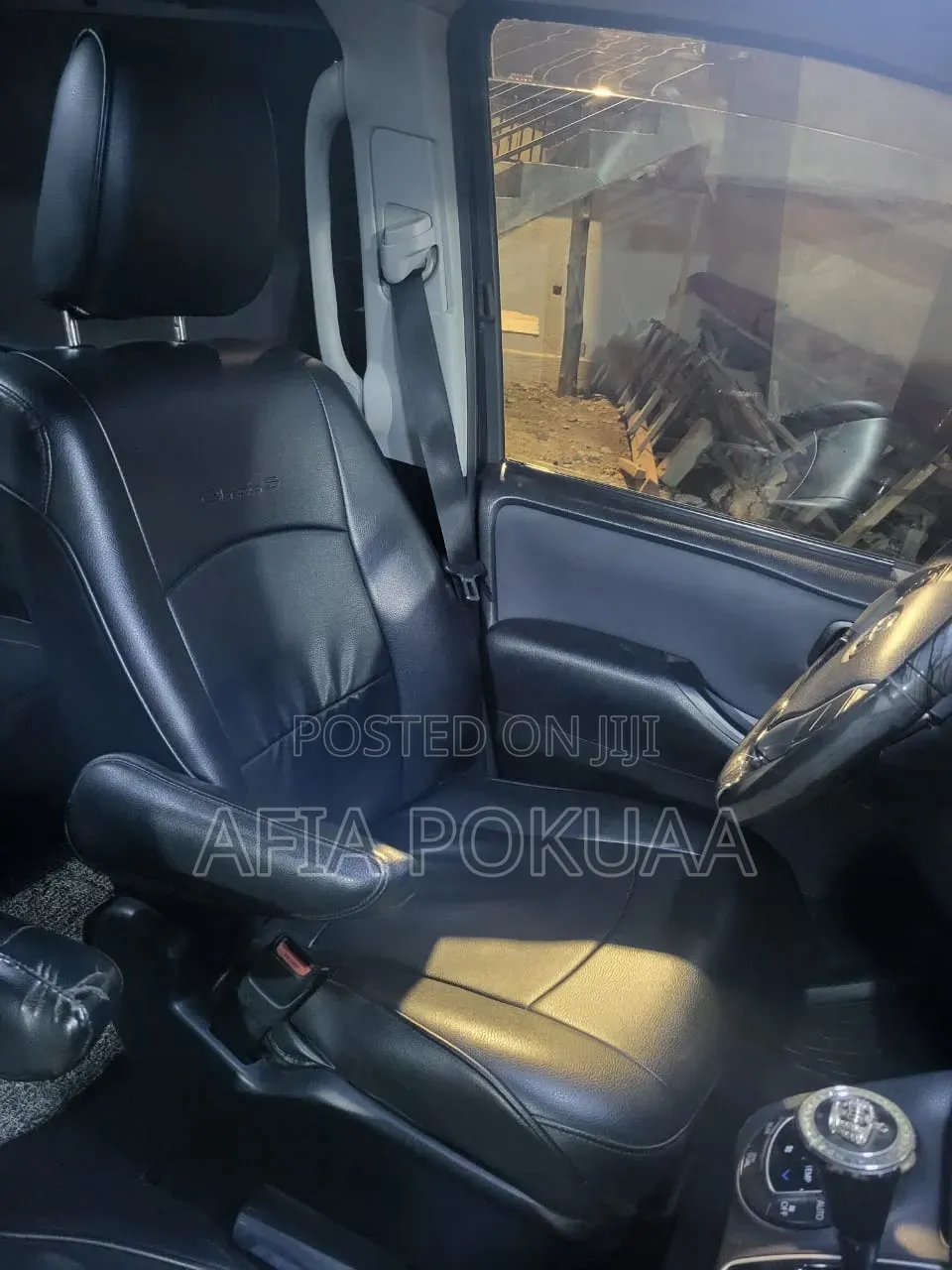 Toyota Voxy V 2WD 8-Seater 2015 Black