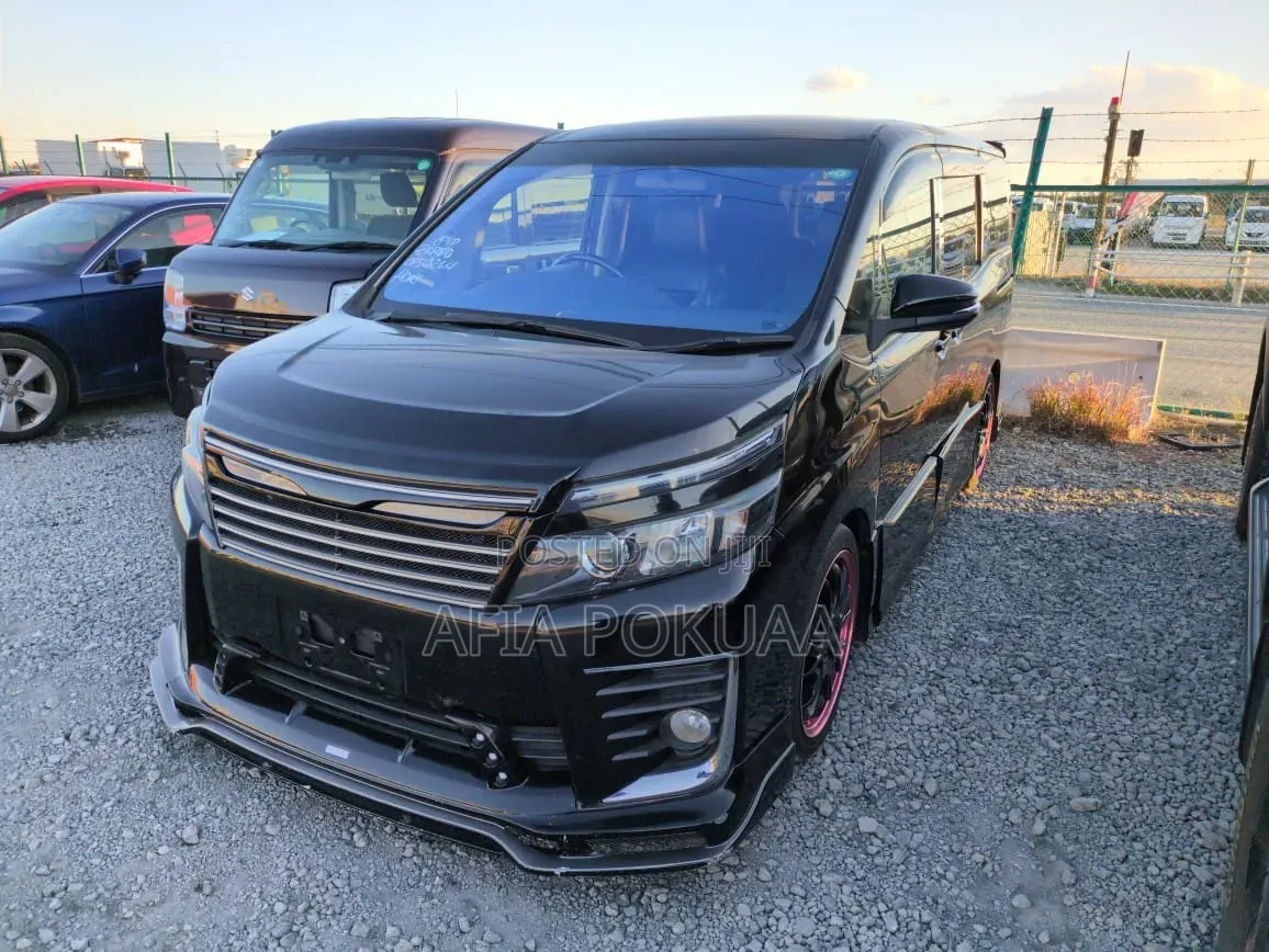 Toyota Voxy V 2WD 8-Seater 2015 Black
