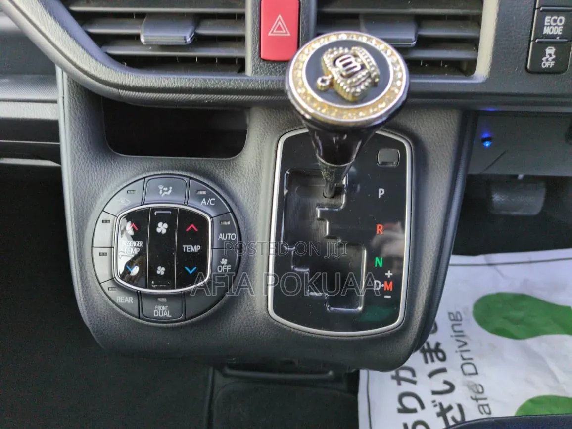 Toyota Voxy V 2WD 8-Seater 2015 Black
