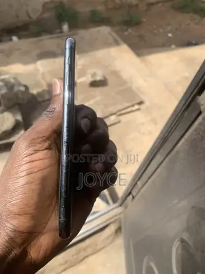 Apple iPhone 11 64 GB Gray