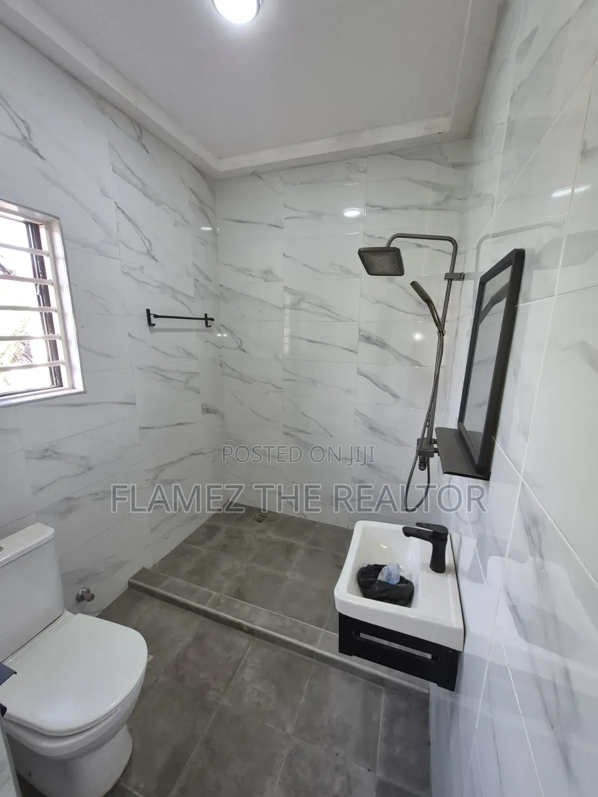 3bdrm House in Acp Interchange, Pokuase for sale