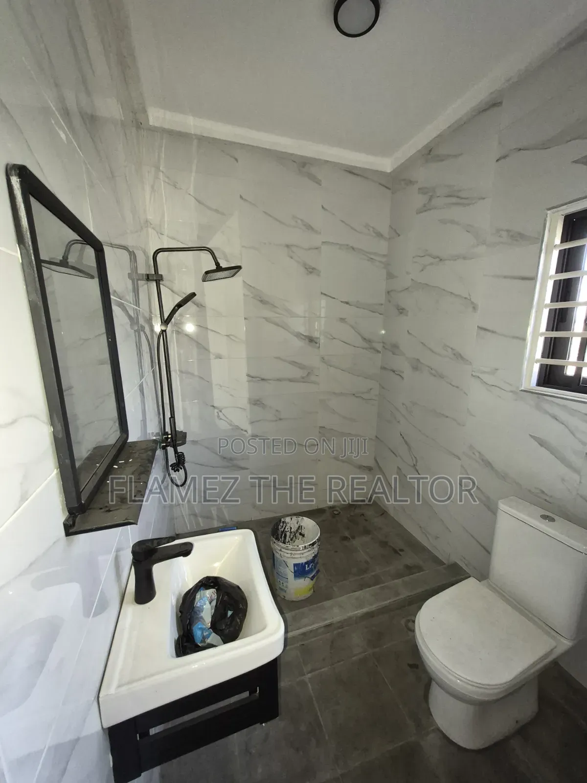 3bdrm House in Acp Interchange, Pokuase for sale