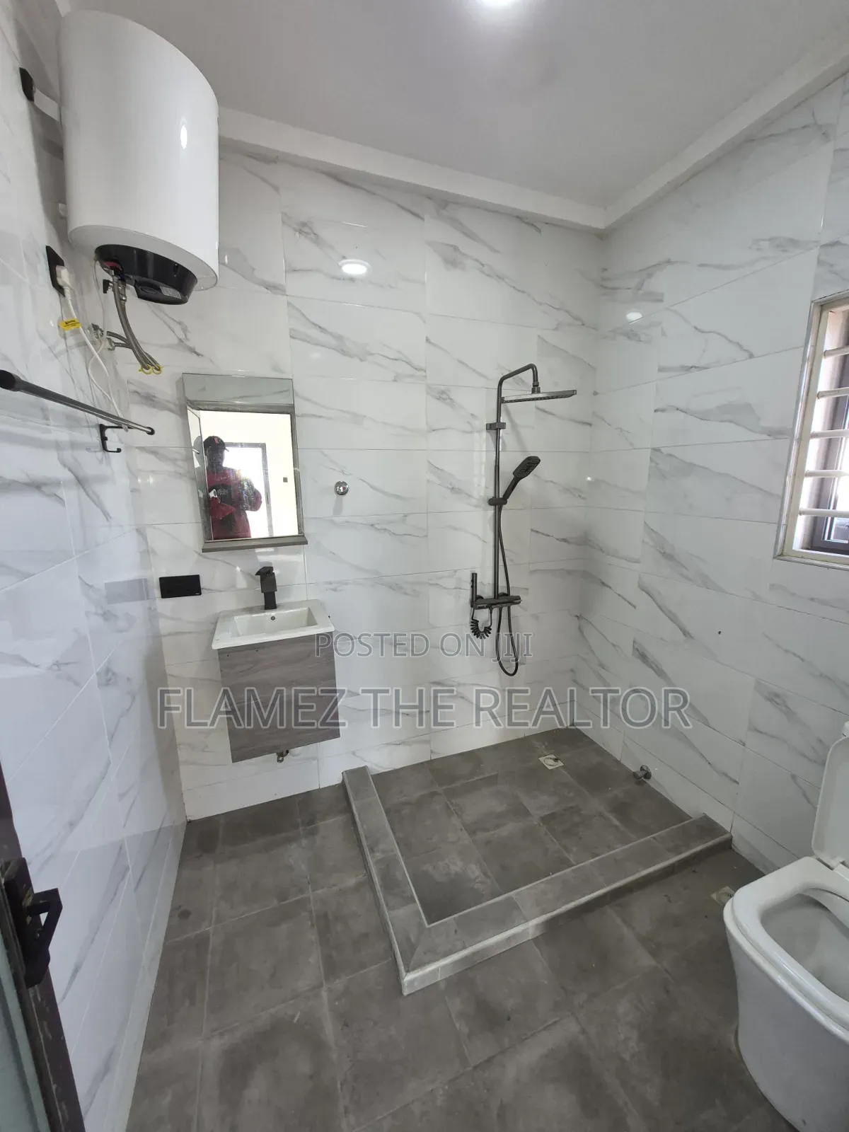 3bdrm House in Acp Interchange, Pokuase for sale