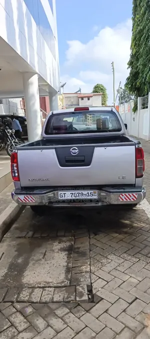 Nissan Navara 2015 Silver