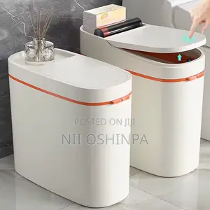 Covered Press-Type Trash Can/Bin