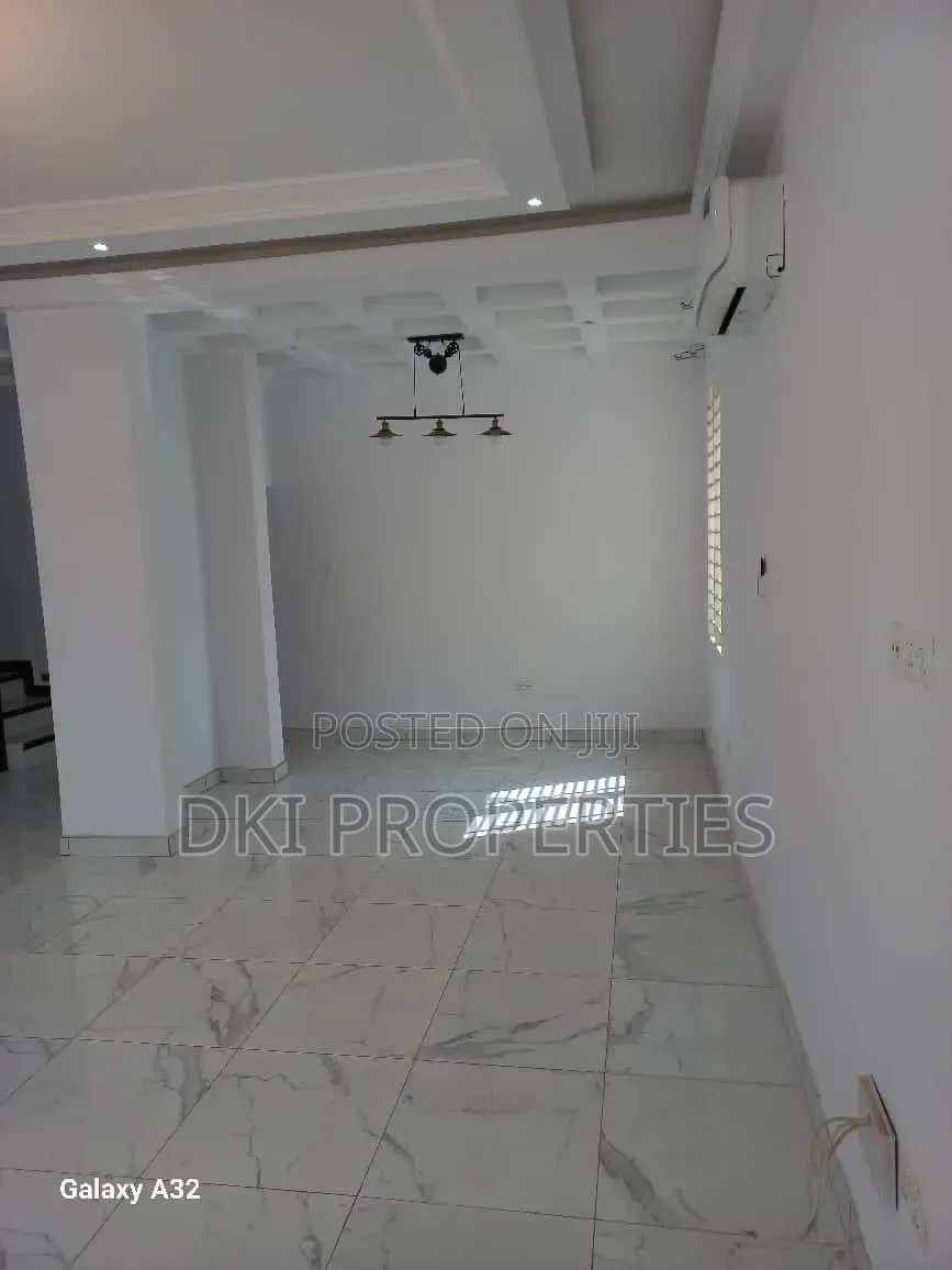 4bdrm House in Dki Properties, Ability for rent