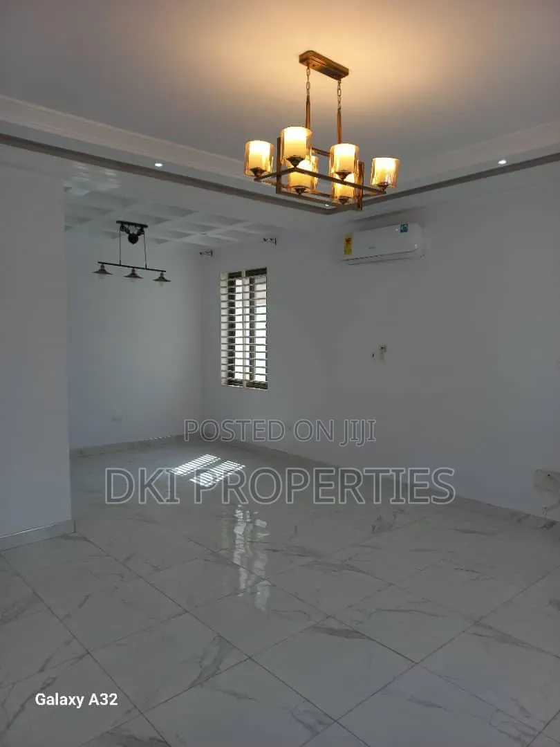 4bdrm House in Dki Properties, Ability for rent