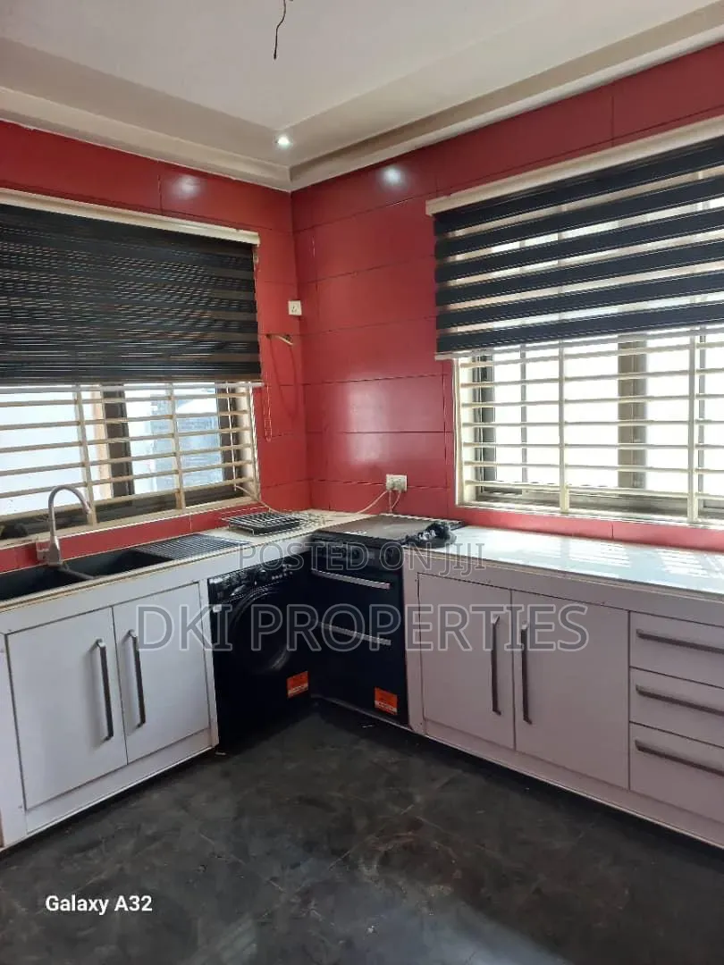 4bdrm House in Dki Properties, Ability for rent