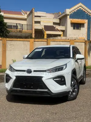 Toyota RAV4 2022 White