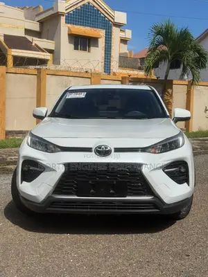 Toyota RAV4 2022 White