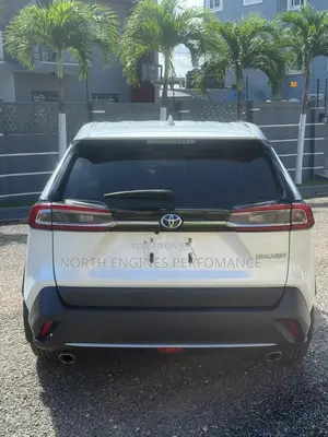 Toyota RAV4 2022 White