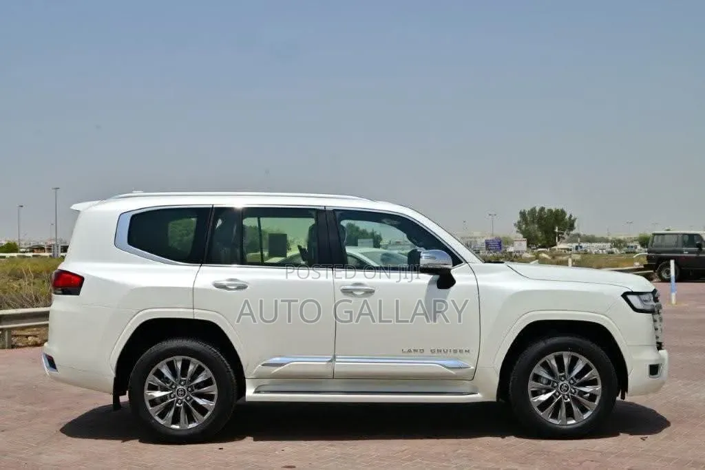 New Toyota Land Cruiser LC300 2025 Black