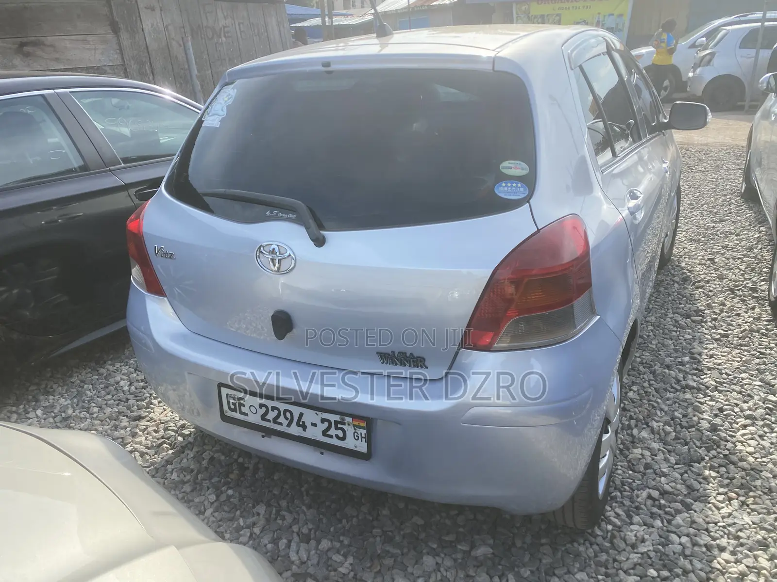 Toyota Vitz 2010 Silver