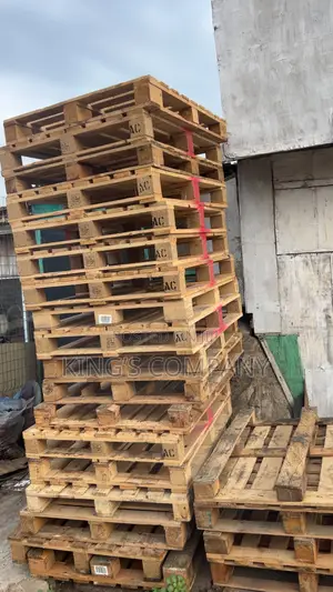 King’s Wooden Pallet