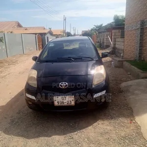 Toyota Vitz 2009 Black