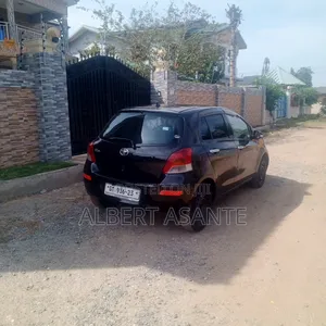Toyota Vitz 2009 Black