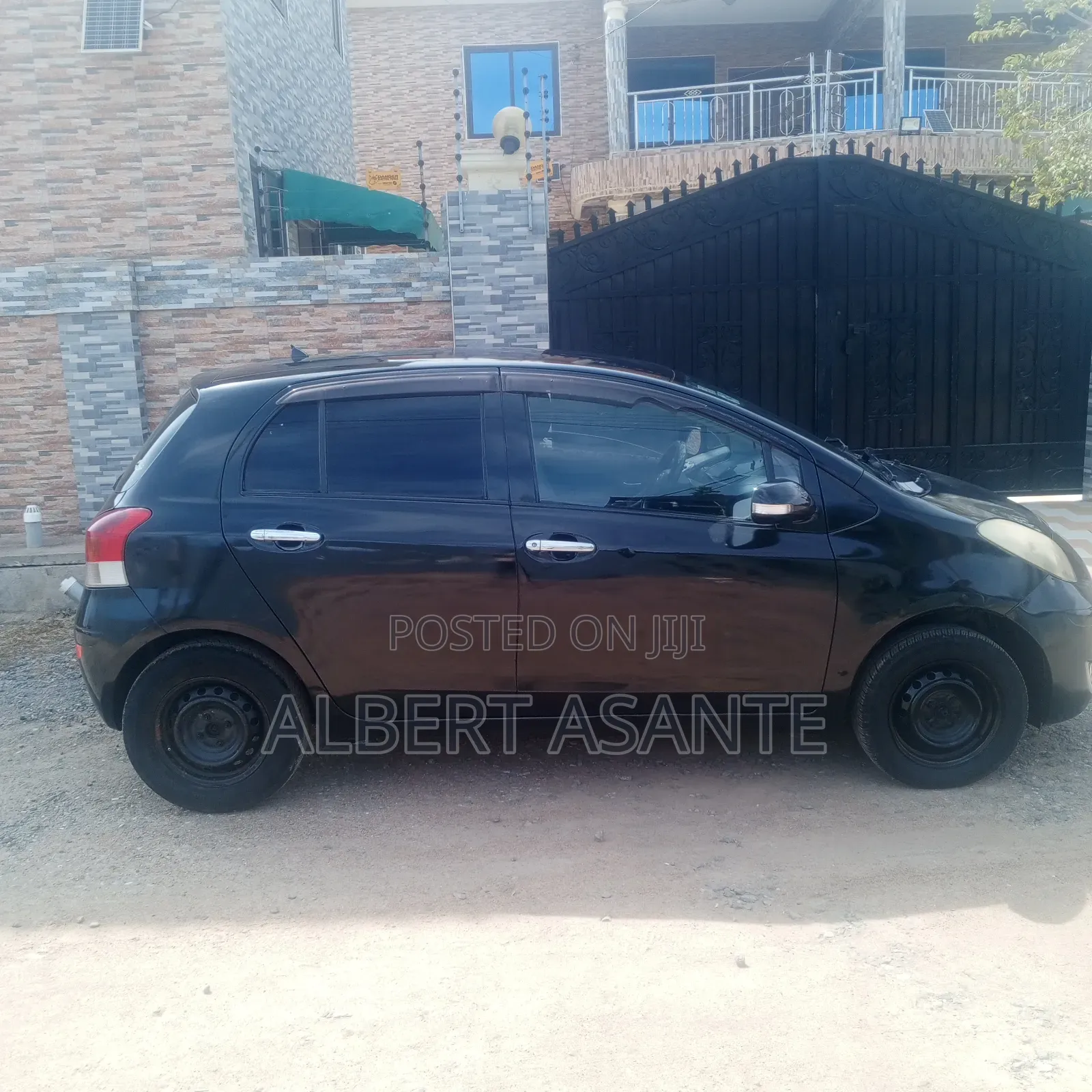 Toyota Vitz 2009 Black