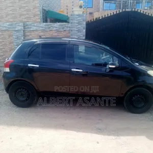Toyota Vitz 2009 Black