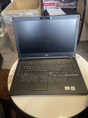 Laptop Fujitsu Lifebook E557 8GB Intel Core i5 SSD 256GB