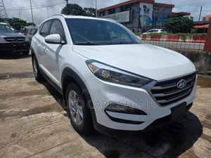 Hyundai Tucson SE AWD 2018 White