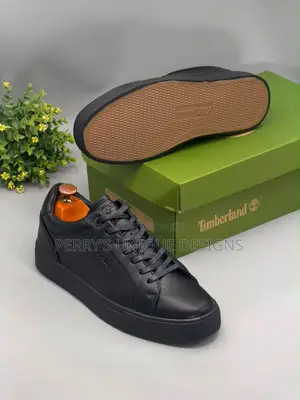 • Zara Men's Luxury Black Leather Casual Sneakers – Clearance Sale