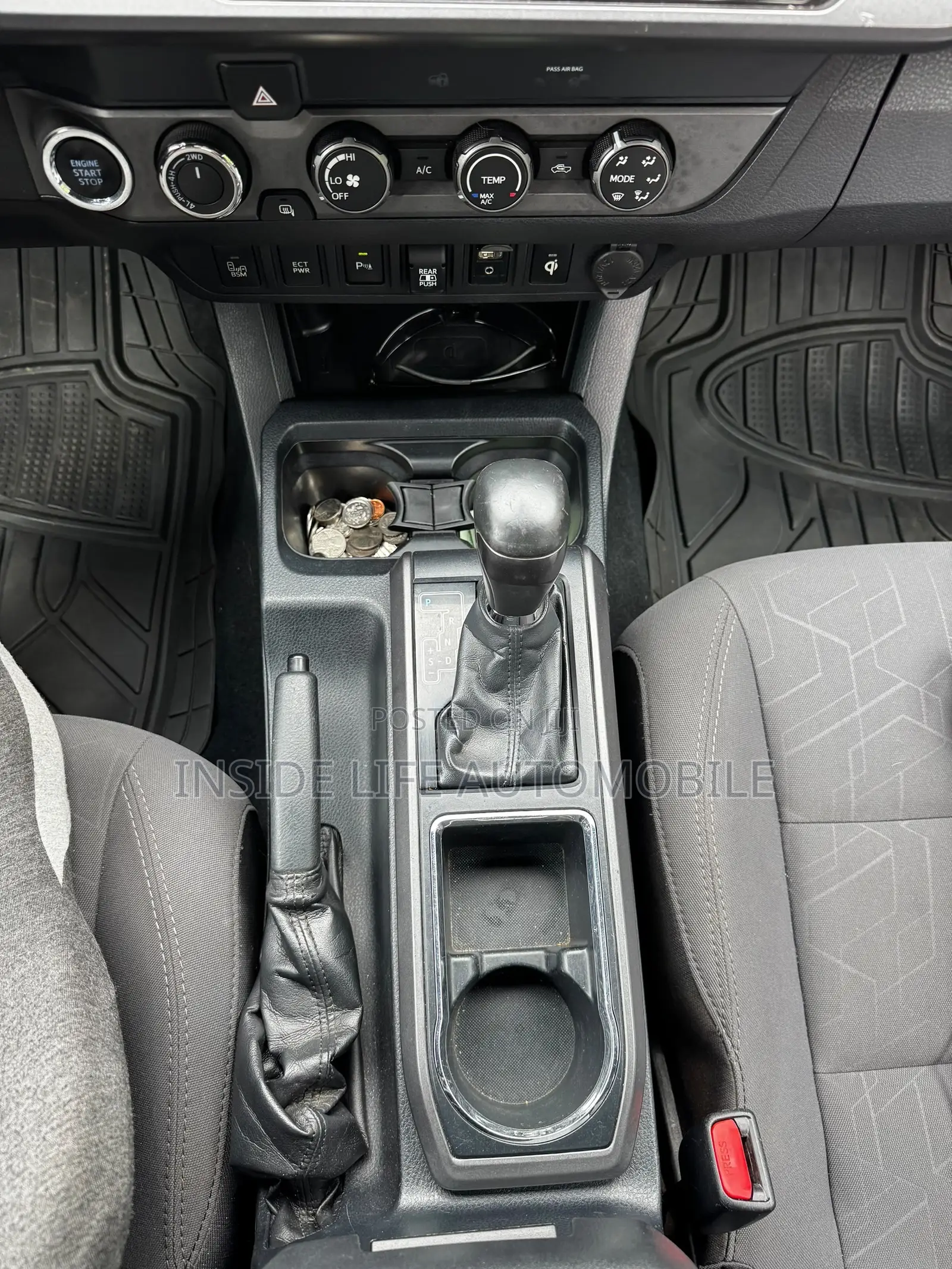 Toyota Tacoma 2019 Gold