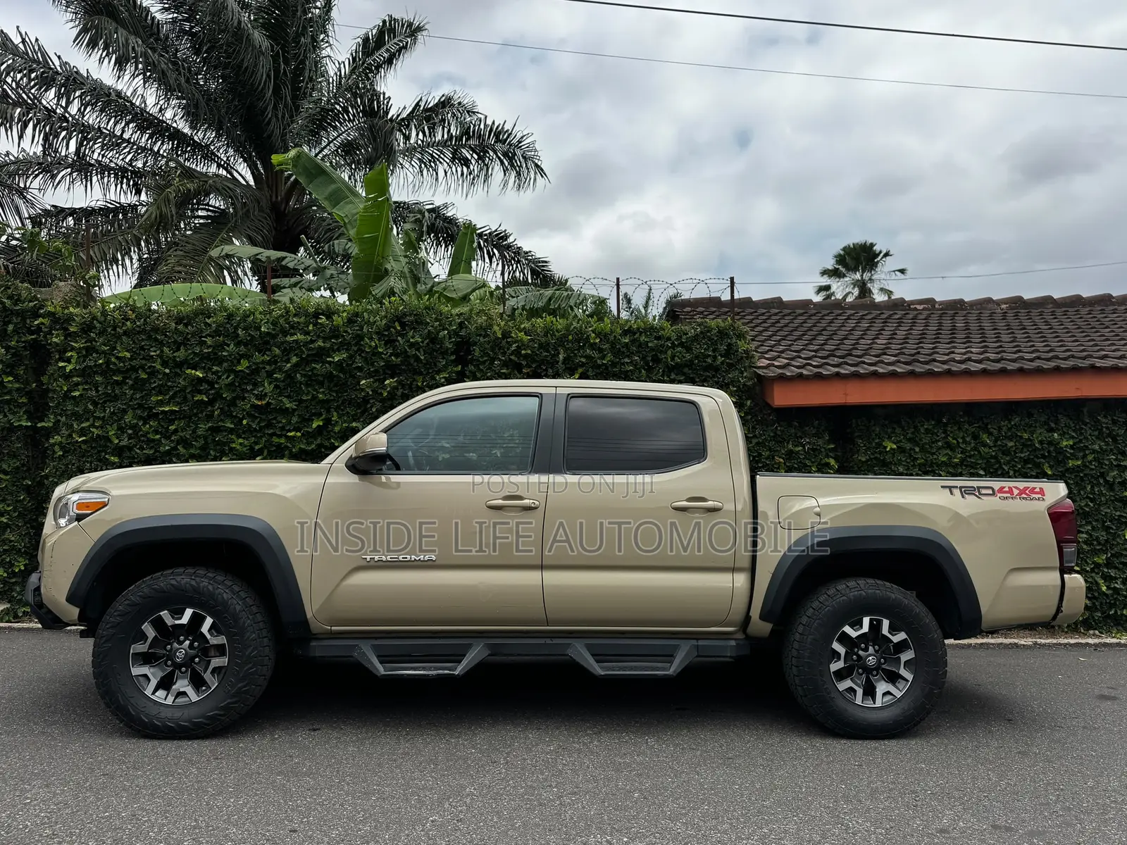 Toyota Tacoma 2019 Gold