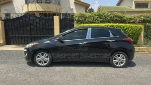 Hyundai Elantra Limited Sedan FWD (1.8L 4cyl 6A) 2016 Black