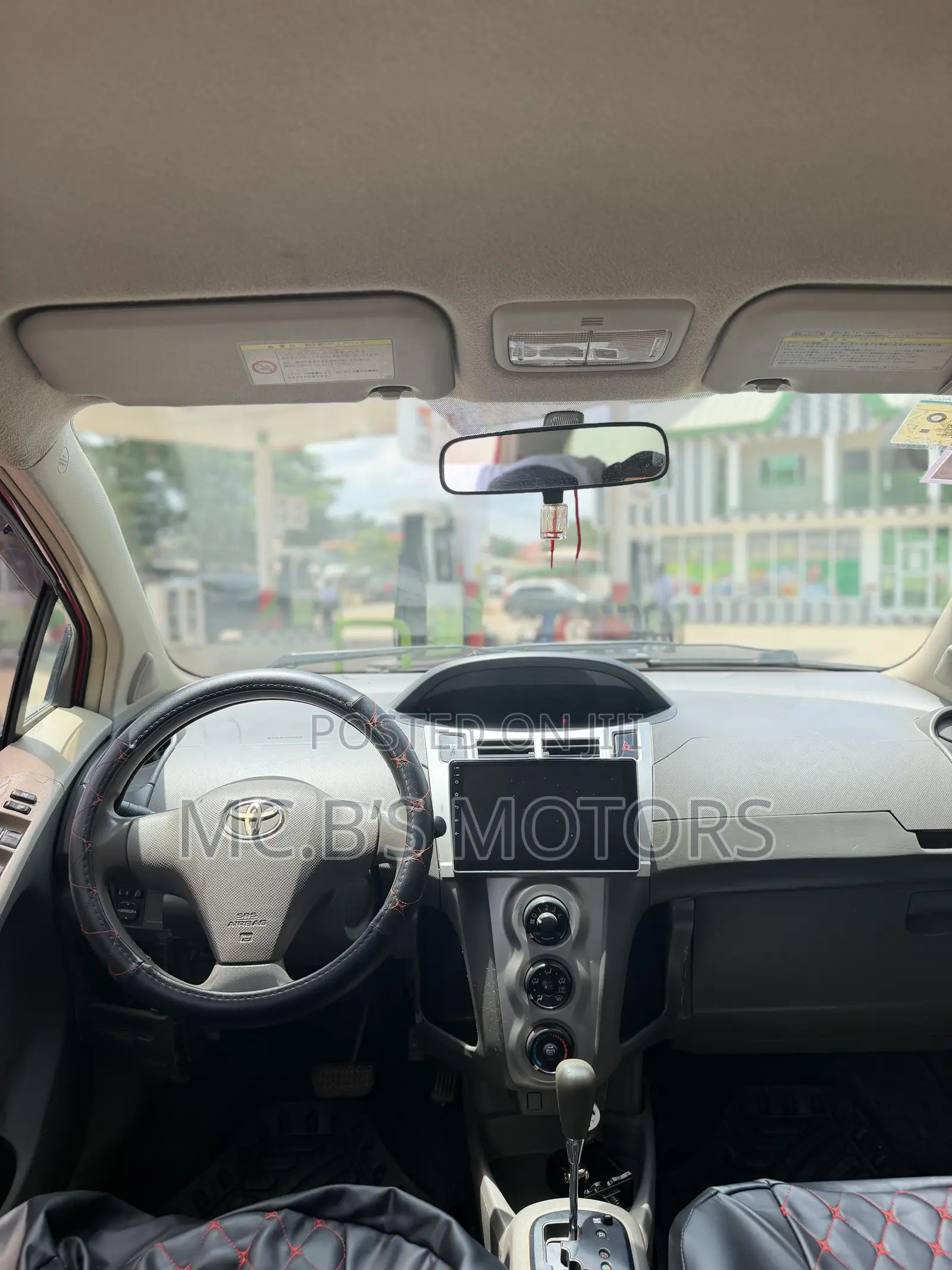 Toyota Vitz 2010 Red