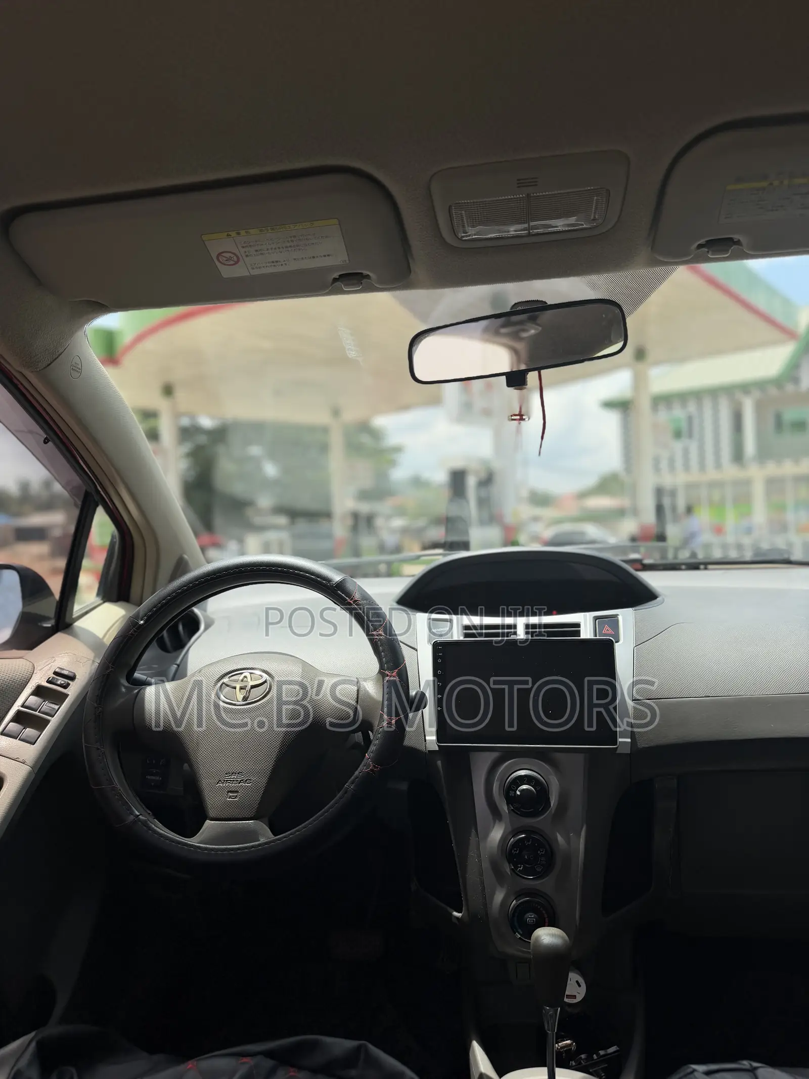 Toyota Vitz 2010 Red