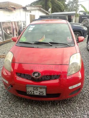 Toyota Vitz 2010 Red