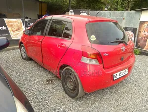 Toyota Vitz 2010 Red