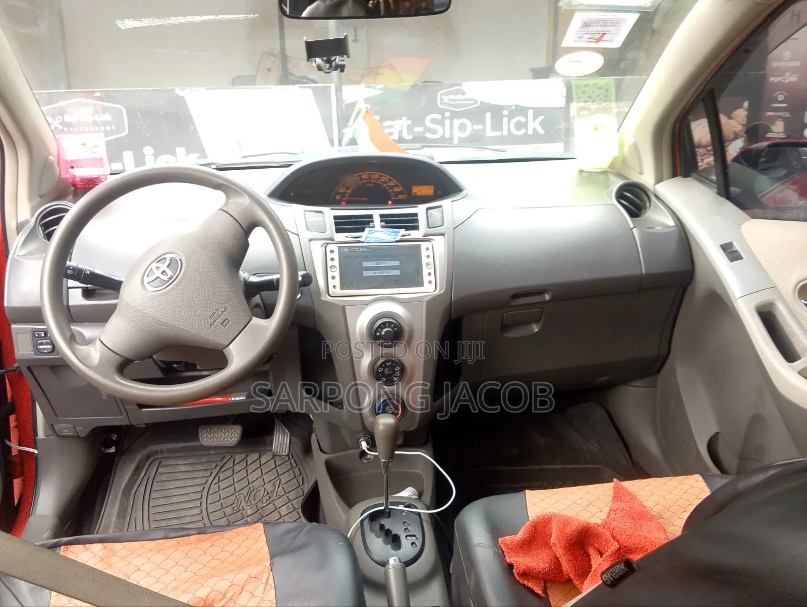Toyota Vitz 2010 Red