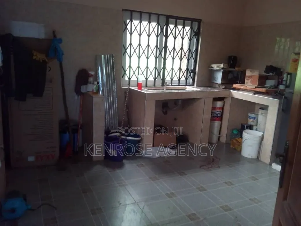 3bdrm House in Pokuase for sale