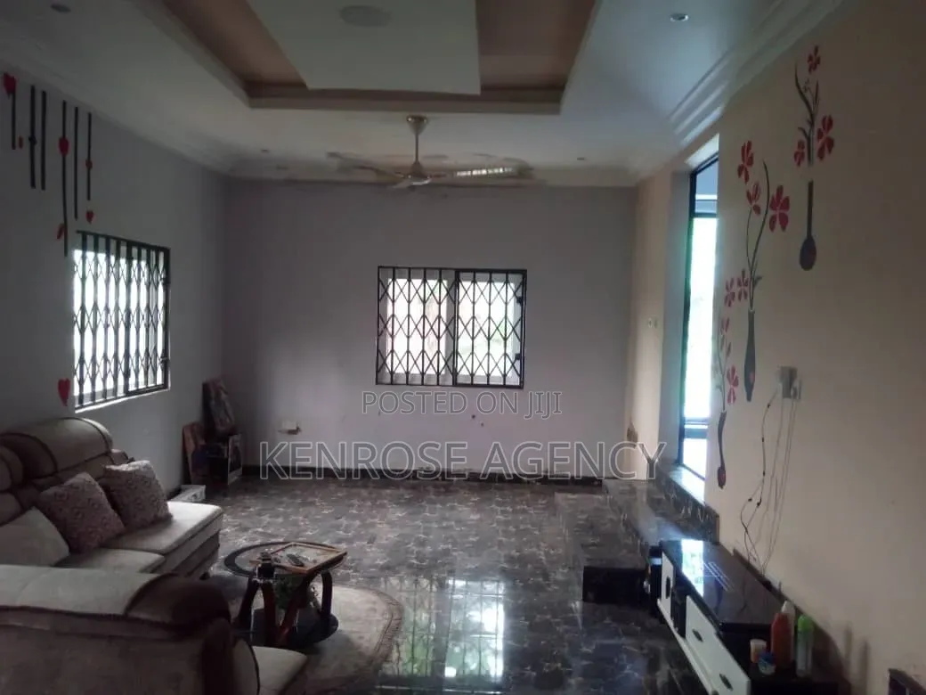 3bdrm House in Pokuase for sale