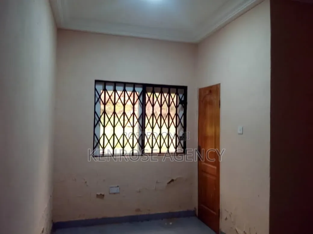 3bdrm House in Pokuase for sale
