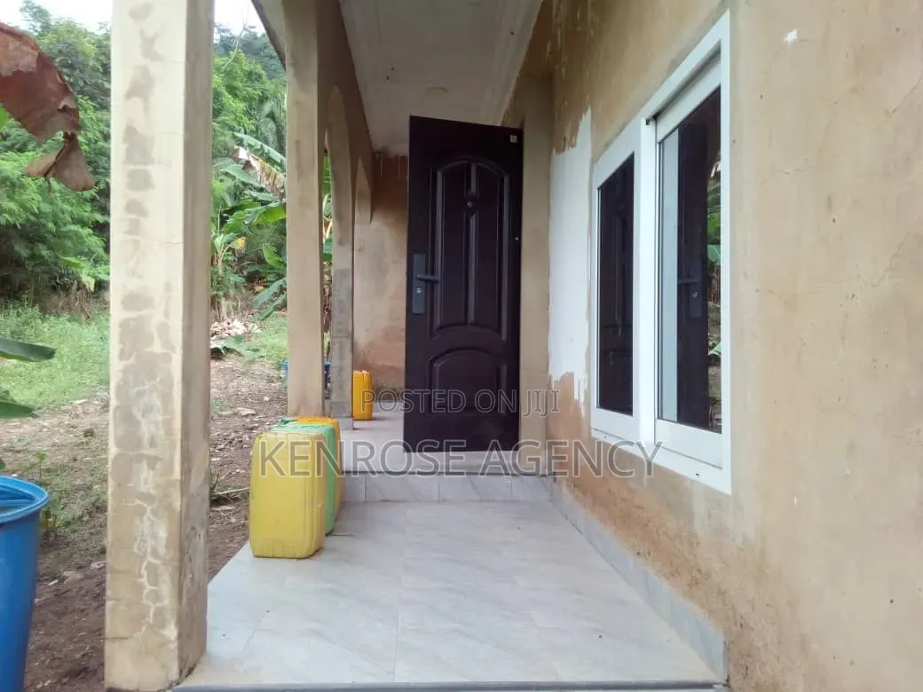 3bdrm House in Pokuase for sale