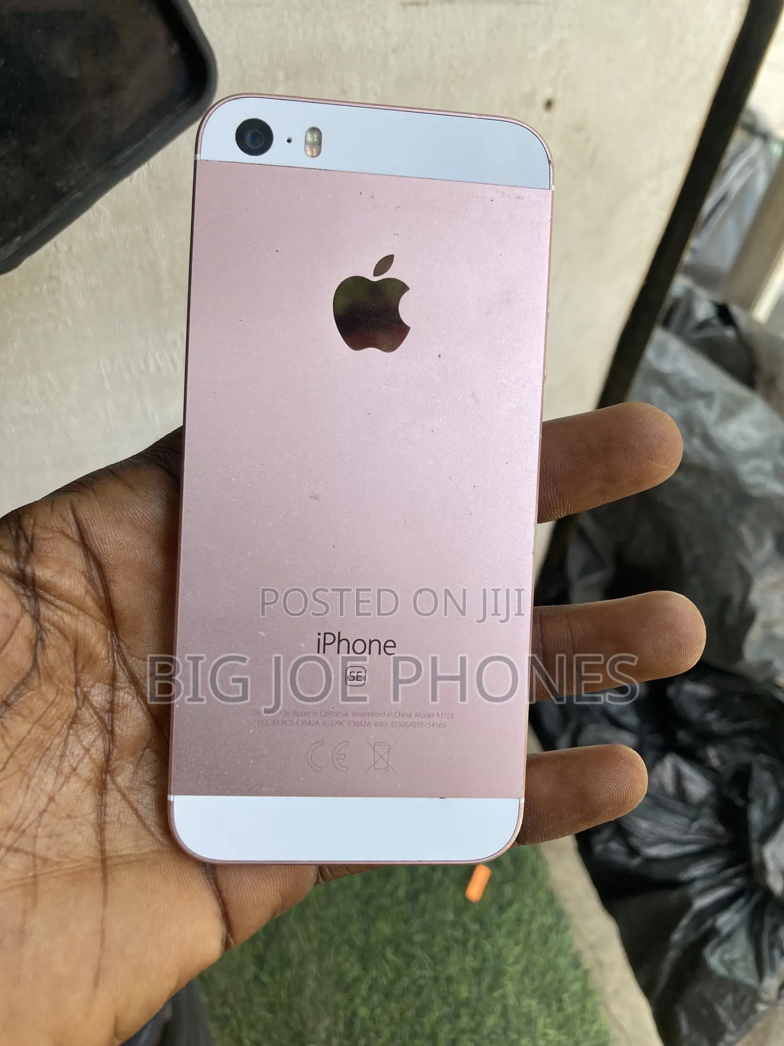 New Apple iPhone SE 32 GB Red