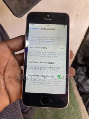 New Apple iPhone SE 32 GB Red