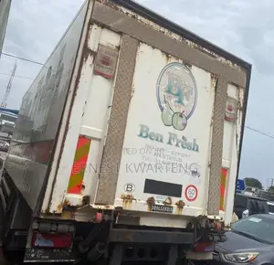 Refrigerator Truck