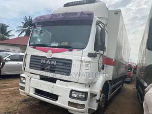 Refrigerator Truck