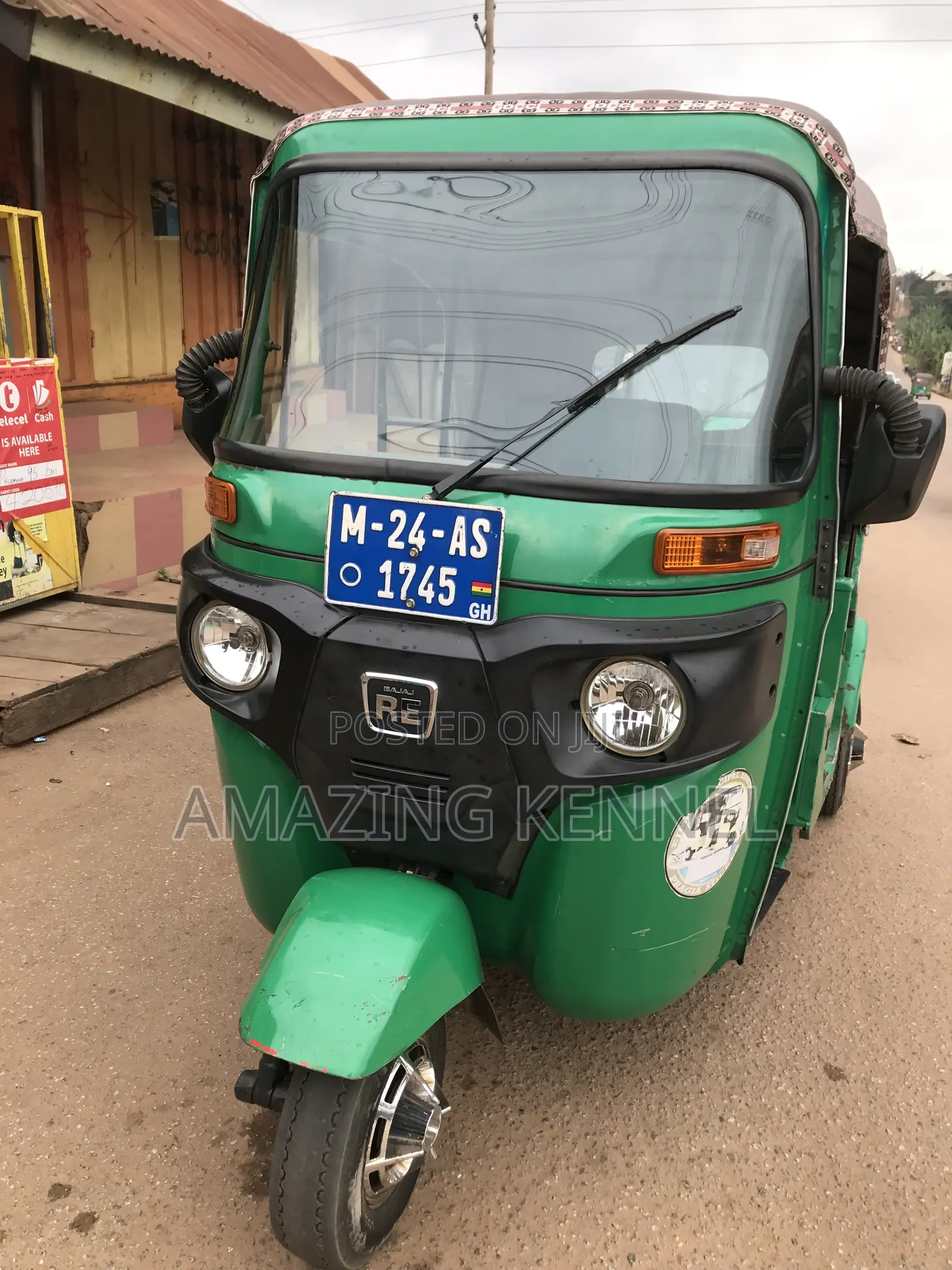 Bajaj RE 2024 Green