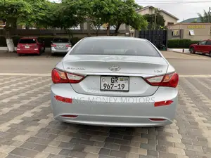 Hyundai Sonata 2010 Silver